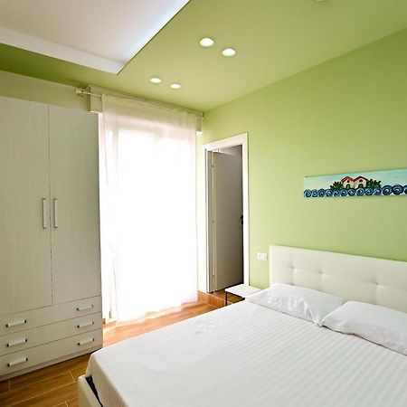 Kore Suites&Apartments Locri Exteriör bild